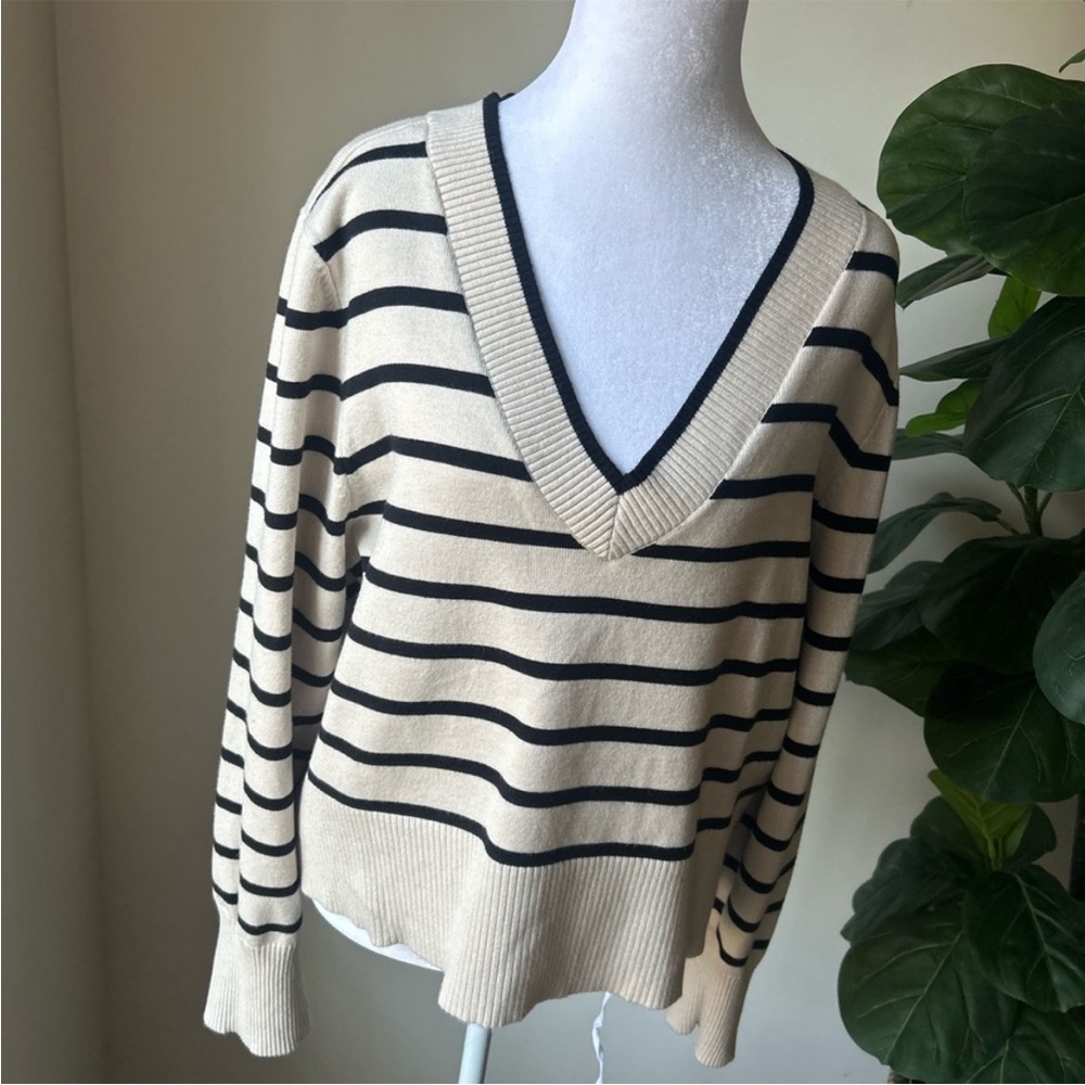 Marled V-neck Boxy Striped Neutral Sweater